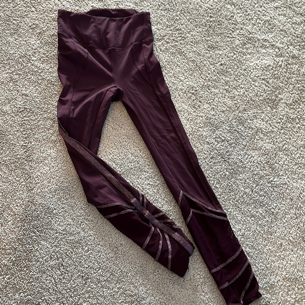Free people movement purple leggings. EUC.